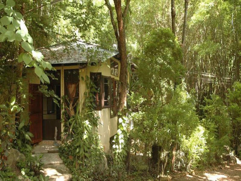 Momchailai Forest Retreat Канчанабури Екстериор снимка