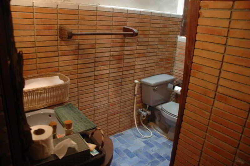 Momchailai Forest Retreat Канчанабури Екстериор снимка