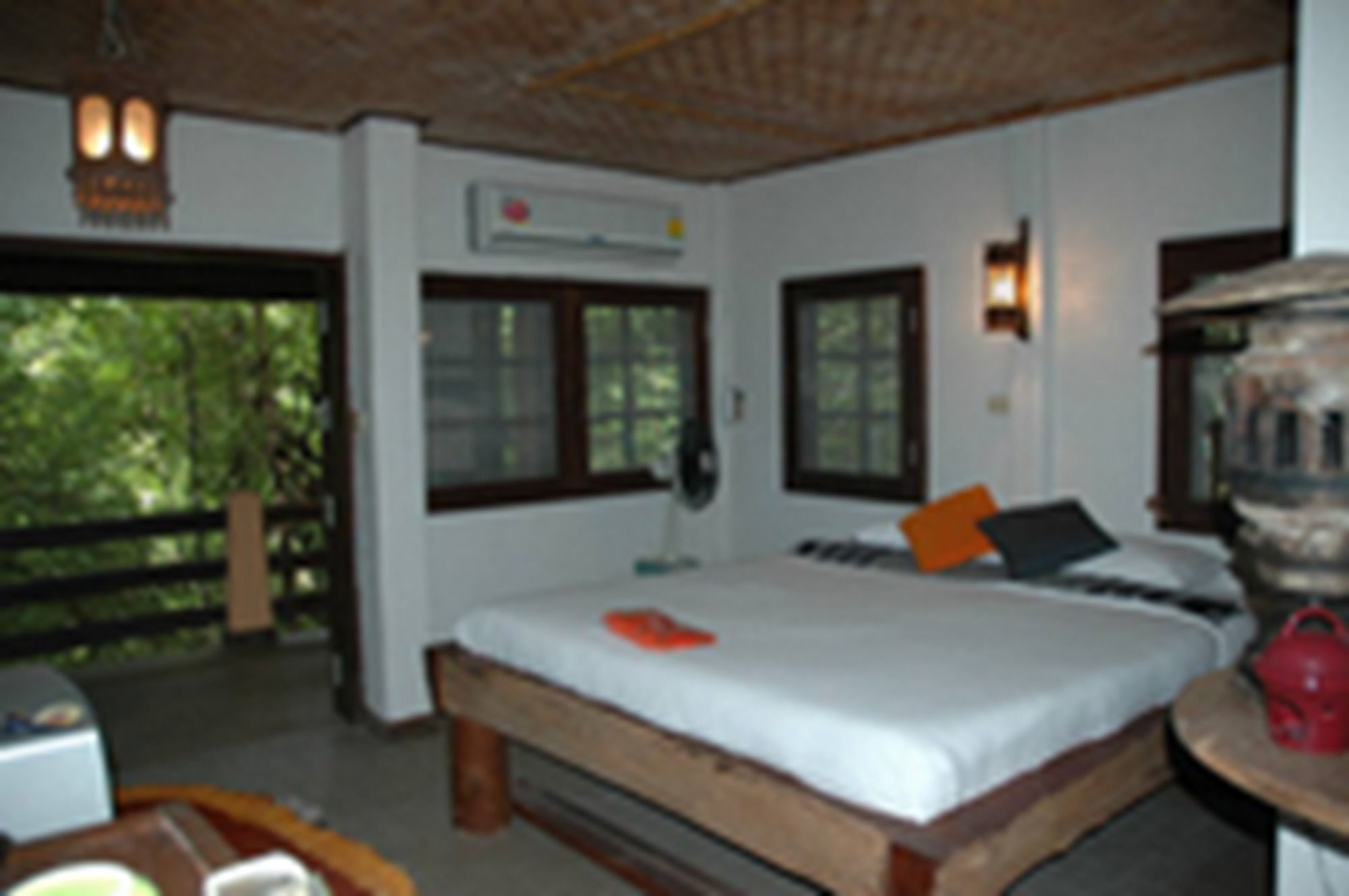 Momchailai Forest Retreat Канчанабури Екстериор снимка