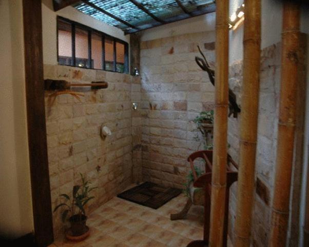 Momchailai Forest Retreat Канчанабури Стая снимка
